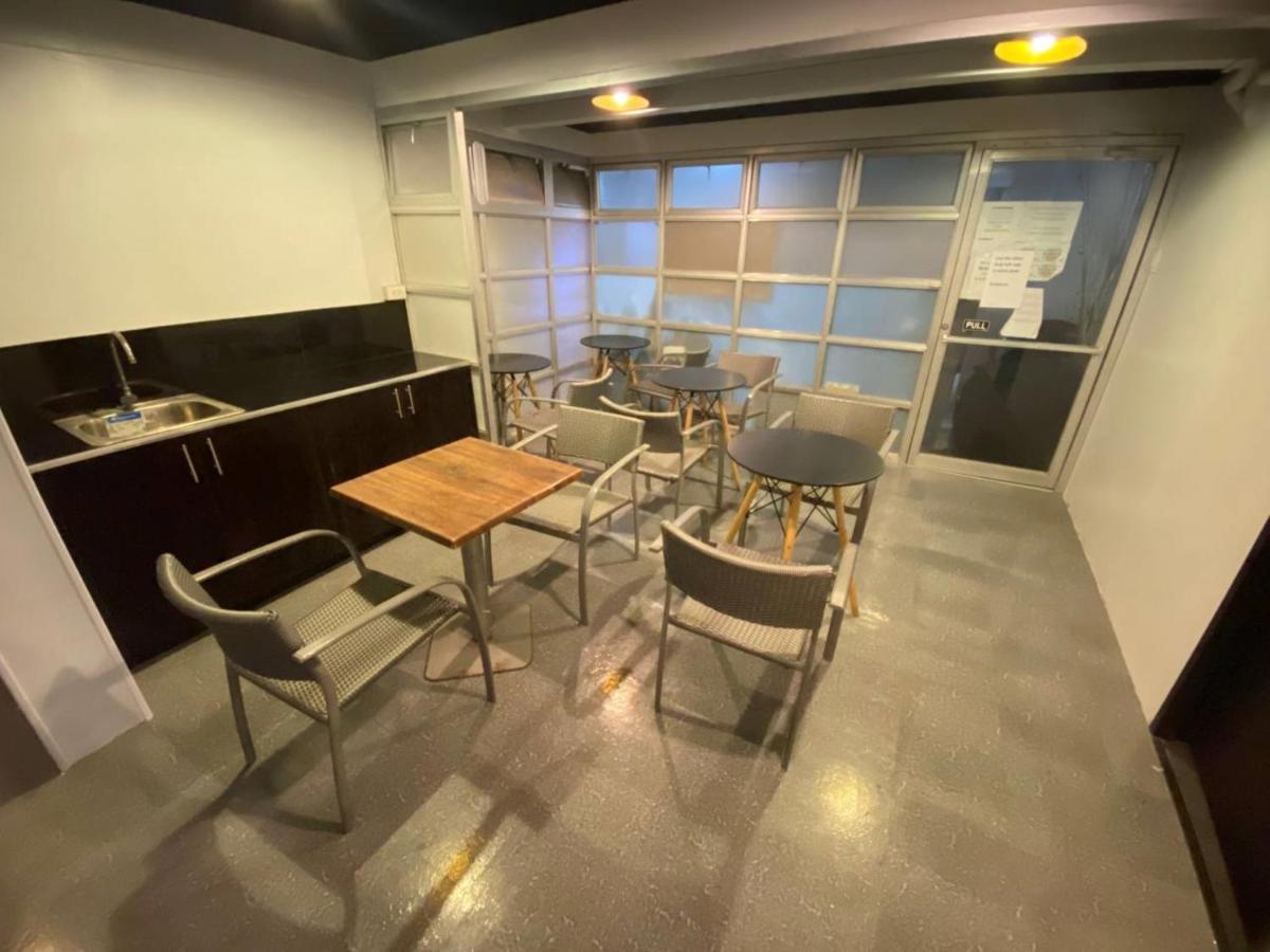Ark Hostel City Center Manila Пасай Екстериор снимка